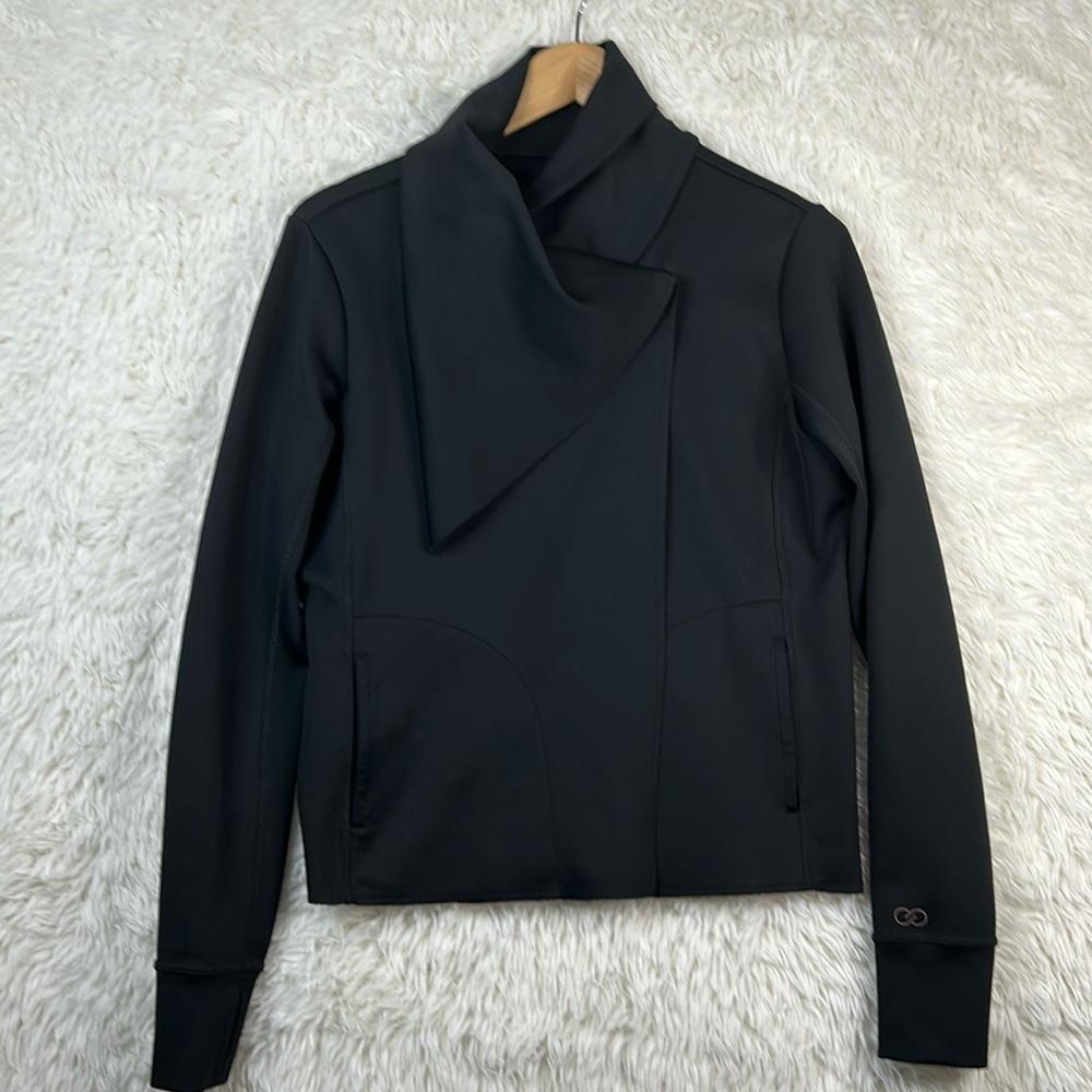 Calia black long sleeve snap front stylish athletic jacket.